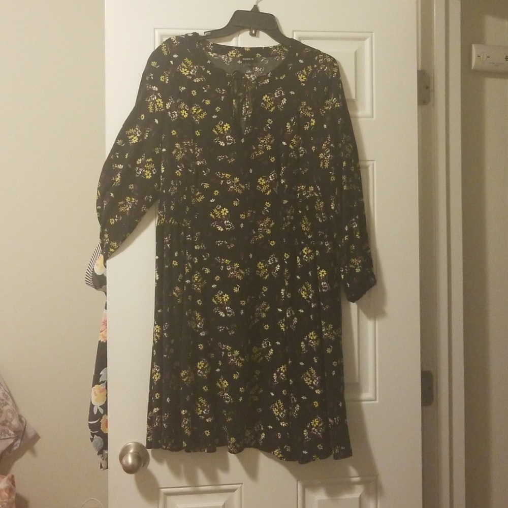 Black floral dress, perfect for fall